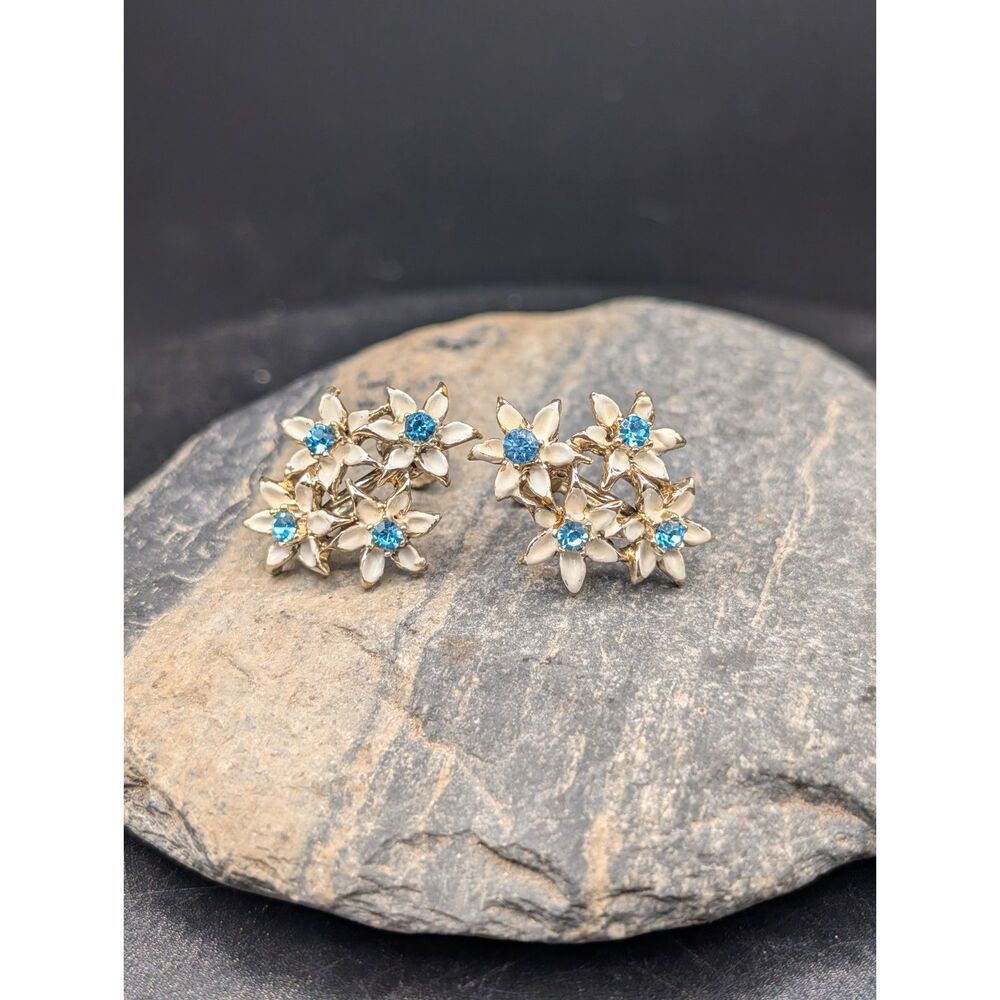 Vintage Screw‑Back Floral Earrings • Blue Stones • Unmarked Costume Jewelry